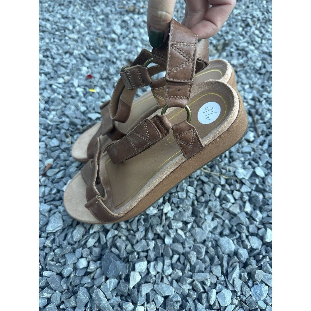 Women's‎ Kayan Vionic Tan Sandals Sz 9.5
